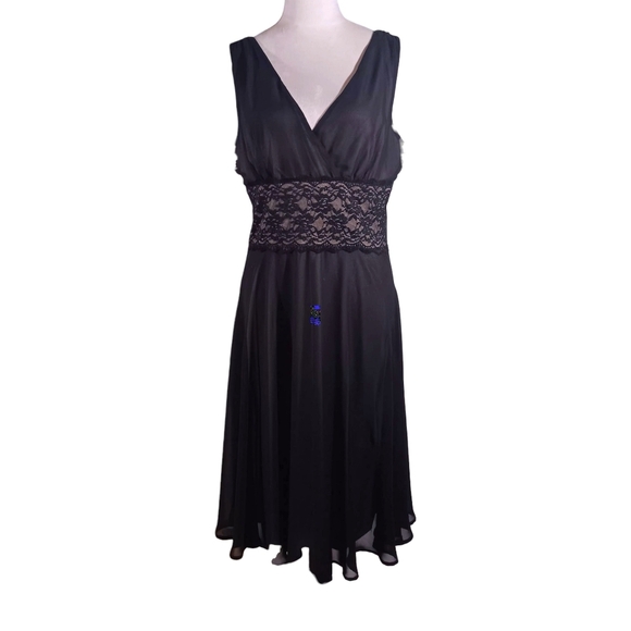 Connected Apparel Sleeveless Chiffon & Lace Dress - Picture 1 of 10